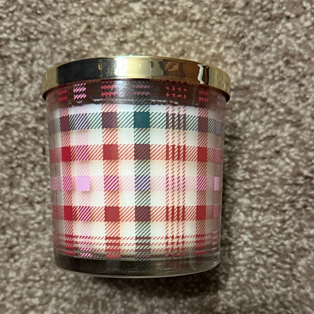 Sonoma sparkling cinnamon Plaid Patterned Candle with Gold Lid